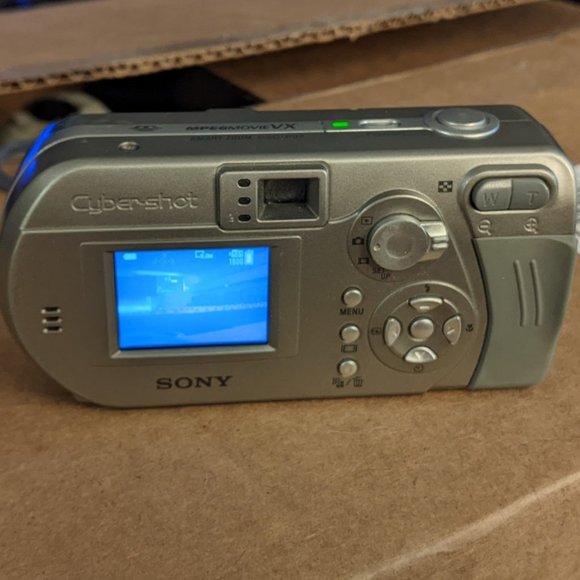 SONY CYBER SHOT DSC P92 5 MEGA PIXELPOINT N SHOOT DIGITAL CAMERA / MPEGMOVIE VX - Picture 6 of 9